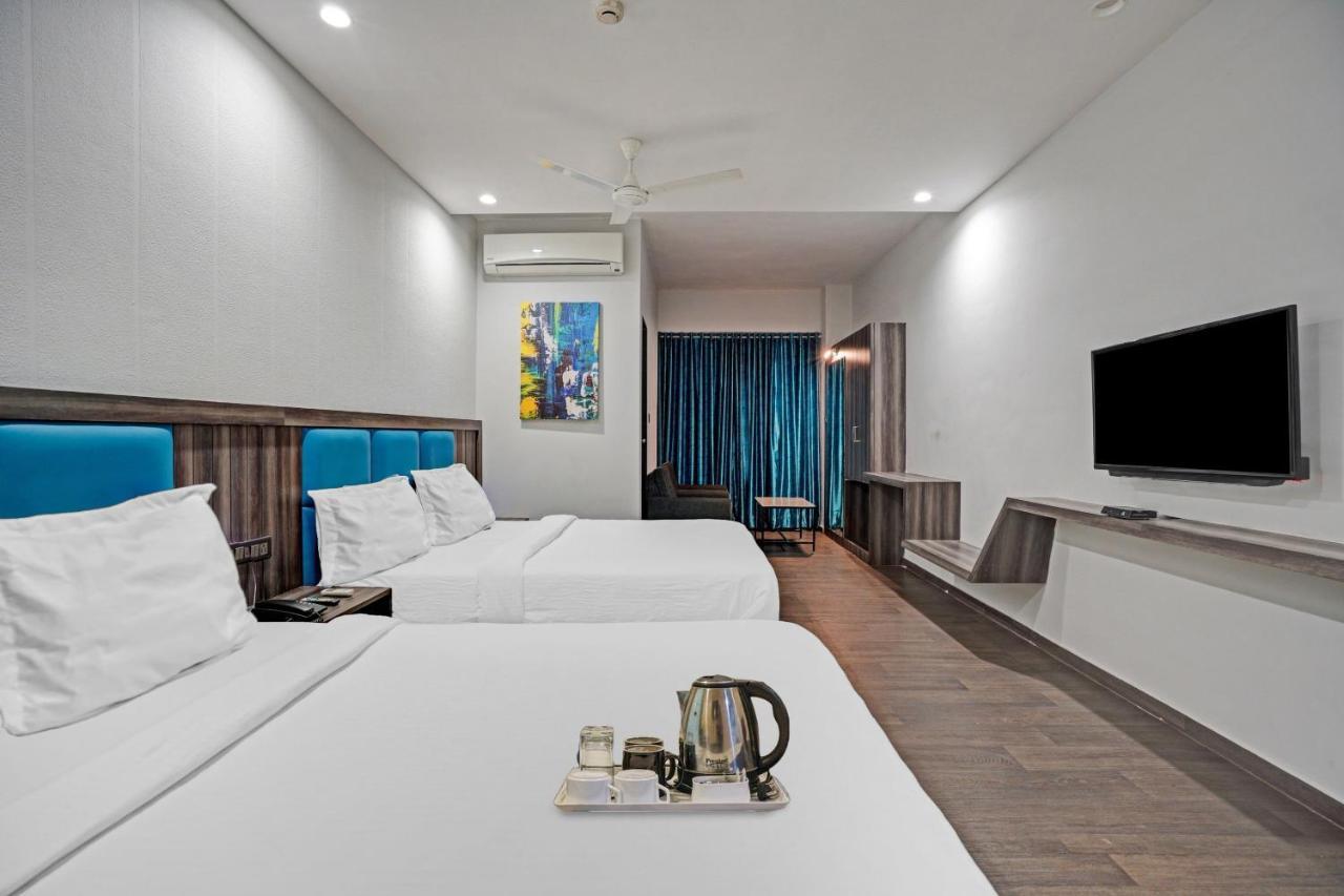 Super Oyo Townhouse 639 Hotel Citadel 2 Surate Extérieur photo